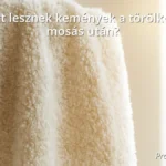 Puha és tiszta törölköző közelről, napsütésben száradva