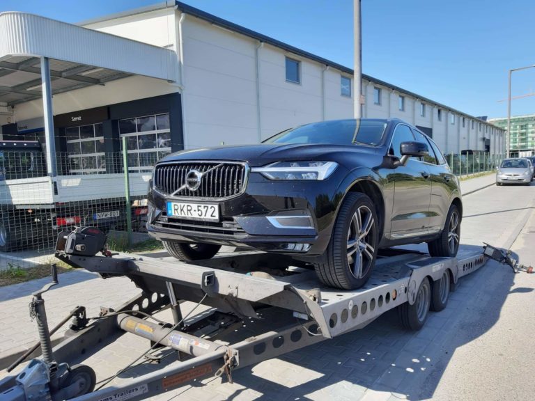 Automentés trailerrel