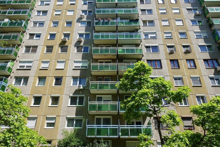 Praktikus megoldások kis méretű panelházban