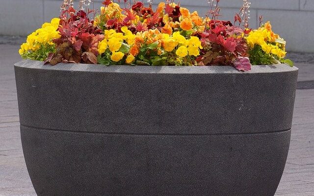 Virágtartó betonból